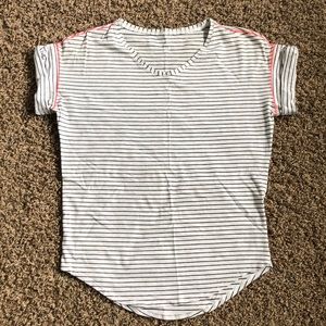 Lululemon Weekend Short Sleeve Size 10